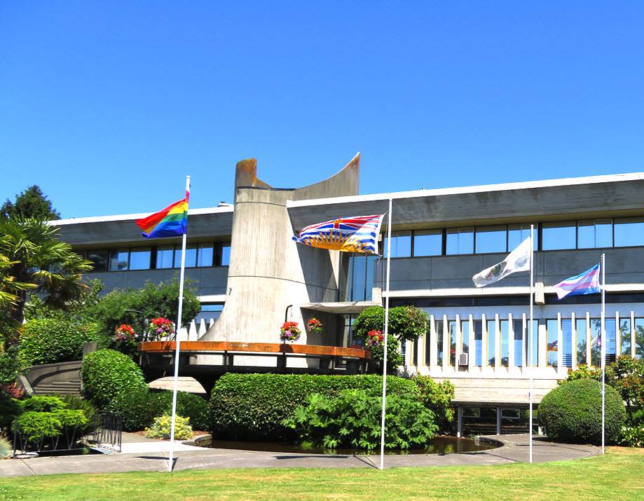 Saanich takes first steps towards establishing non-profit medical clinics