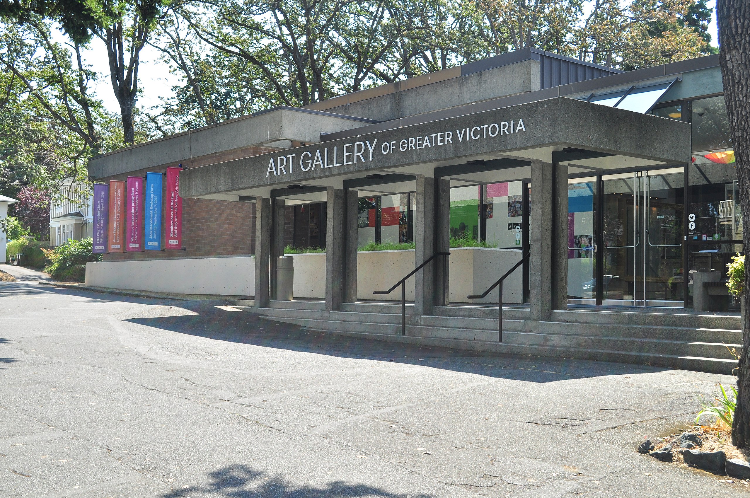 Traffic advisory issued as thousand of people expected for Art Gallery Paint-In