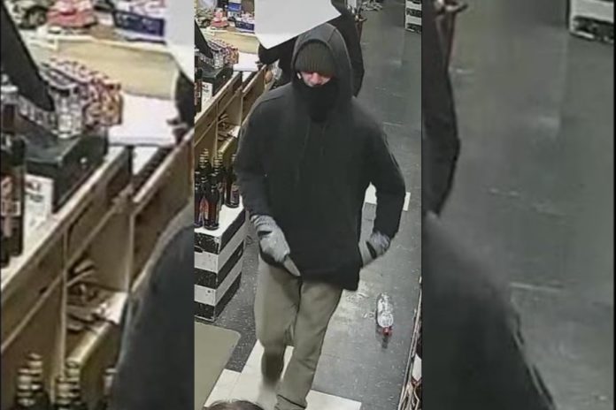 Suspect remains at large after Nanaimo liquor store robbed at knifepoint