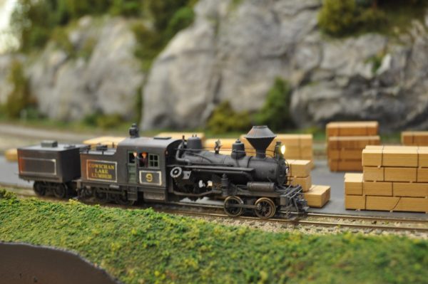 Victoria R Class Train Model Train All aboard: Victoria Model Railway Club sets up trains at Tillicum Mall