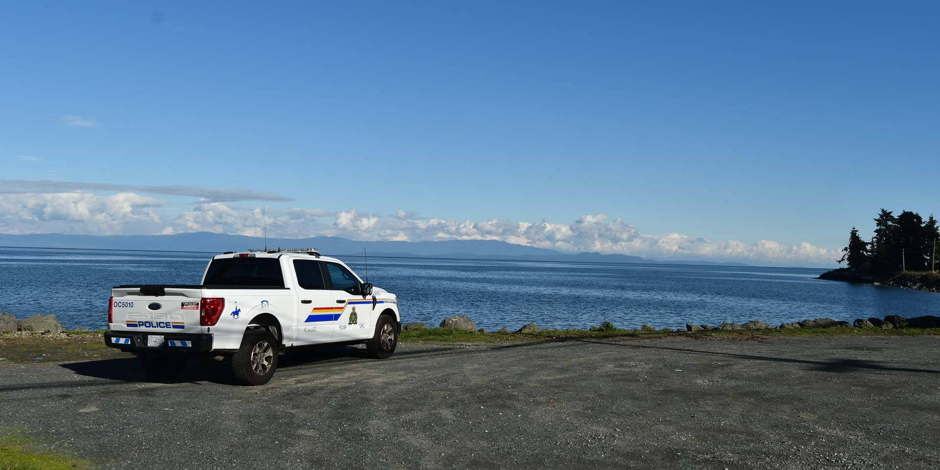 Stolen trailer owner spots vehicle being towed down Vancouver Island highway